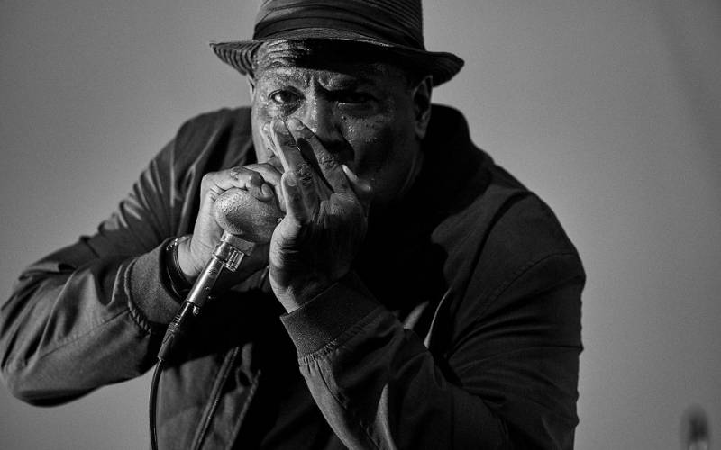 Em Sâo José, Blues no Municipal é retomado com show do gaitista Keith Dunn