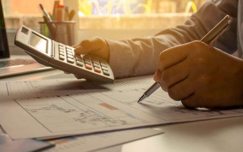 53% da população sabe pouco ou nada do assunto, revela Pesquisa Observatório Febraban. Maioria, porém, se diz atenta ao controle das finanças pessoais