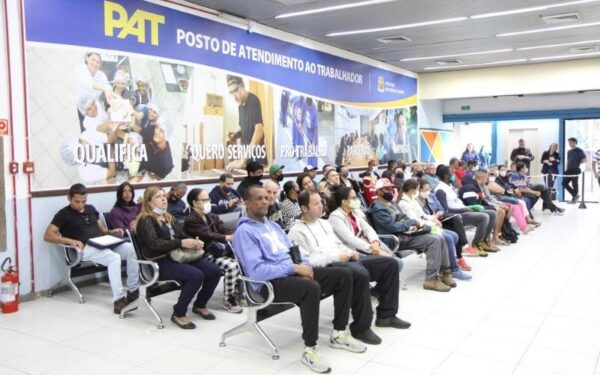 Candidatos devem comparecer ao PAT com carteira de trabalho (digital ou física) e documento de identificação com foto