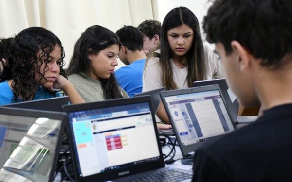 Projeto de lei tramitando institui semana da educação midiática em São José dos Campos