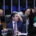 A Câmara dos Deputados aprovou, por unanimidade, o regime de urgência para o projeto de lei que aumenta a faixa de isenção do Imposto de Renda (IR) para quem ganha até R$ 5 mil por mês