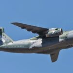 Mesmo com receita recorde, Embraer sente efeitos das tarifas e tem prejuízo de R$ 53 milhões no segundo trimestre