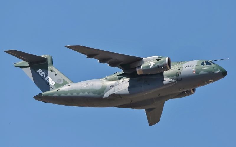 Mesmo com receita recorde, Embraer sente efeitos das tarifas e tem prejuízo de R$ 53 milhões no segundo trimestre