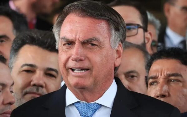 Prisão domiciliar de Bolsonaro desafia STF, tensiona relação com Trump e ameaça diálogo sobre tarifaço