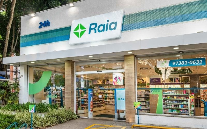 Grande maioria das oportunidades nas farmácias Raia e Drogasil e nos centros de distribuição não exige experiência; capitais têm vagas exclusivas para pessoas com deficiência e RMVale também tem vagas