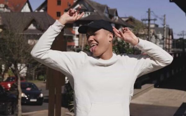 Modelo Yago Campos, de 25 anos, foi encontrado morto em Mykonos. Ao lado dele estava Ryan Silveira, de 23, resgatado inconsciente e hospitalizado