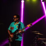 Nesse projeto solo, o músico, compositor e produtor Rafa Moraes mistura vários ritmos tradicionais brasileiros