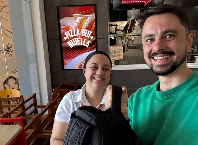 A coxinha que vale a parada: a história real de uma mochila esquecida, uma funcionária atenta e uma fé renovada nas pessoas