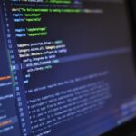 Programa oferta 60 mil bolsas com formação prática, mentoria e acesso a mais de 1.600 cursos online para capacitação em tecnologia