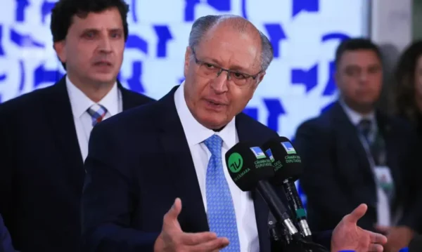 Vice-presidente Geraldo Alckmin se reuniu com presidente da Câmara dos Deputados, Hugo Motta