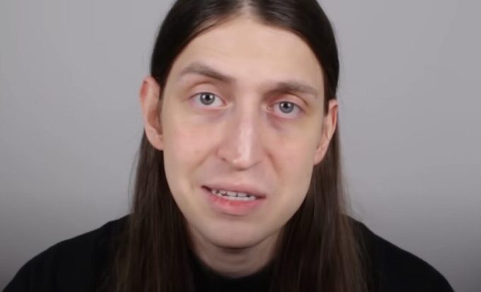 Felipe Bressanim Pereira, mais conhecido como Felca, é um youtuber, influenciador digital e comunicador brasileiro