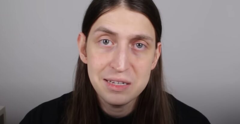 Felipe Bressanim Pereira, mais conhecido como Felca, é um youtuber, influenciador digital e comunicador brasileiro