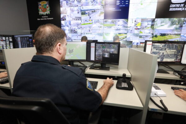 A ação foi imediatamente frustrada pela presença da viatura da GCM, que já seguia o grupo de perto