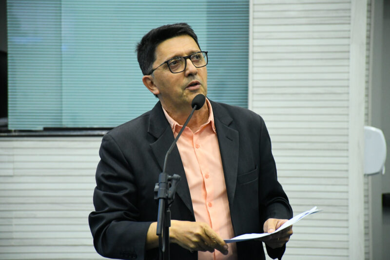 Zé Luis (PSD) defende revisão do IPTU com foco social e rebate oposição