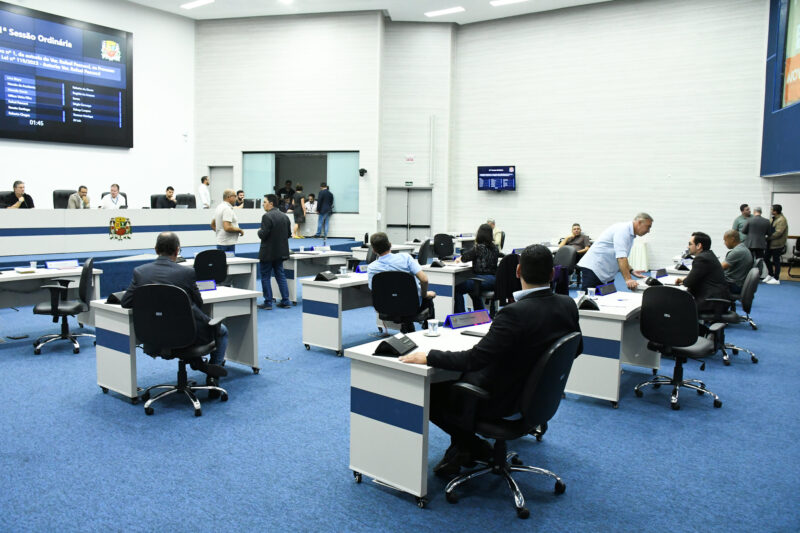 Câmara retoma rotina após pacotaço e discute projetos que miram escolas, saúde e meio ambiente