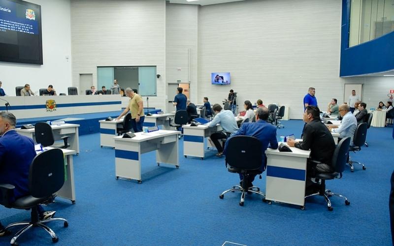 A sessão desta terça-feira (2), a 46ª do ano, traz uma pauta carregada: são 349 documentos no total. Destes, 167 vão para votação — 165 requerimentos e 2 atas.