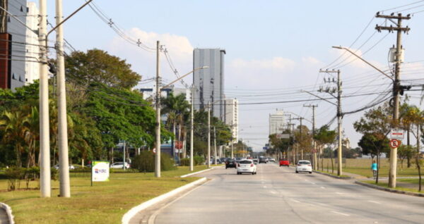 Avenida Cassiano Ricardo, em São José dos Campos