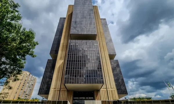 Banco Central e SELIC. Taxa básica de juros mantém índice