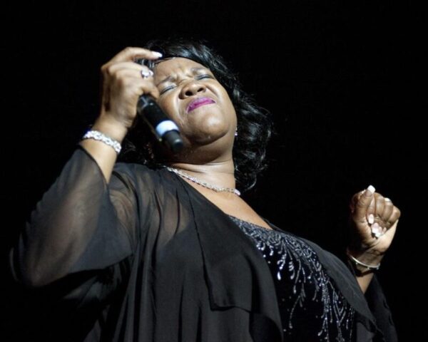 Nora Jean Wallace foi indicada ao Blues Music Award e aclamada como 'a próxima Rainha do Blues' pela crítica
