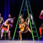 Os espetáculos têm ingressos gratuitos e solidários, com a doação de um pacote de fubá ou trigo. O Cine Teatro fica no centro de São José