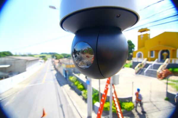 Reconhecimento facial do CSI captura quatro procurados