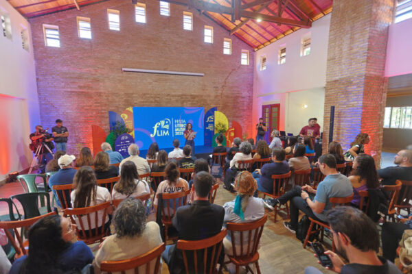 Semana Cassiano Ricardo leva debates literários para a Flim
