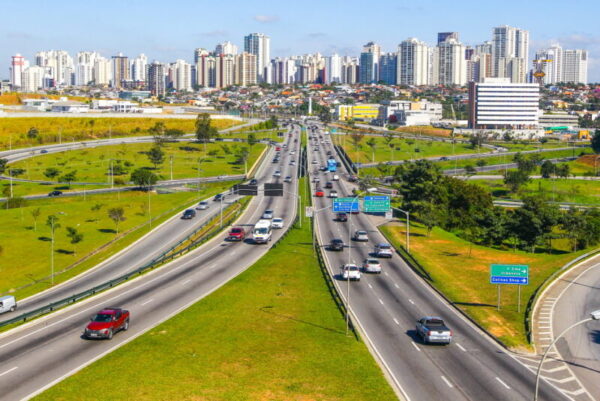 Trânsito terá Interdições para maratona no domingo