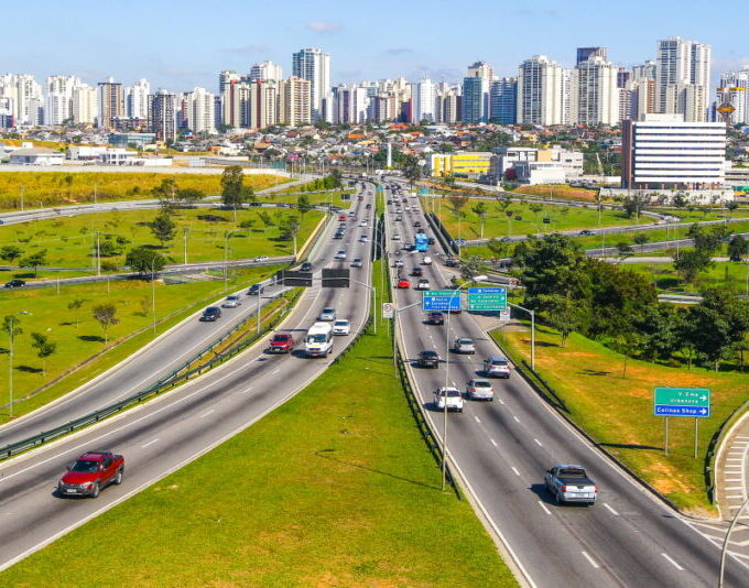 Trânsito terá Interdições para maratona no domingo