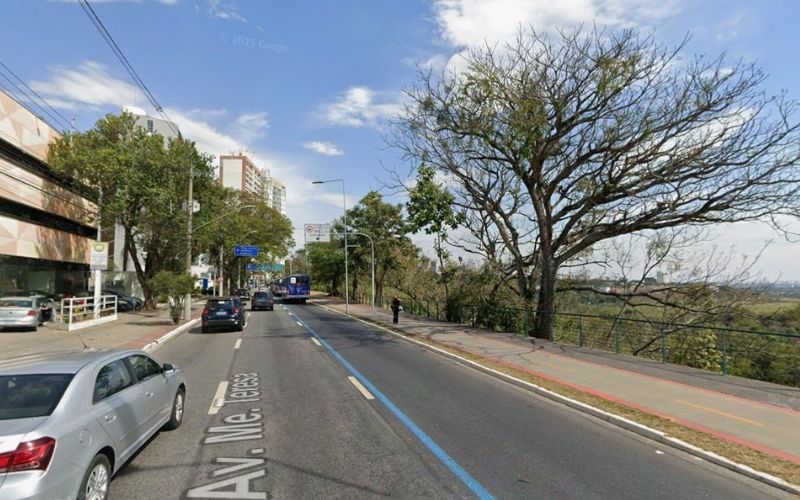 Av. Madre Teresa no Centro de São José