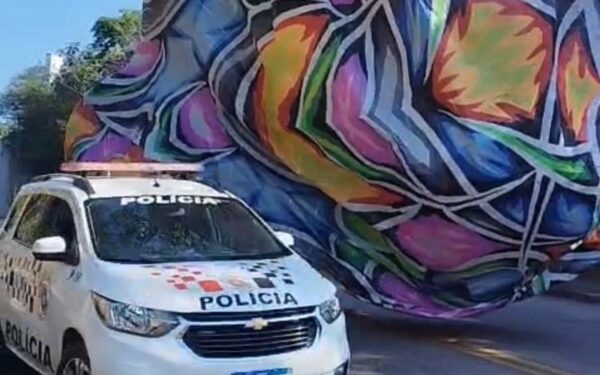 Balão cai sobre rede elétrica no Urbanova e mobiliza equipes da Polícia Militar e EDP