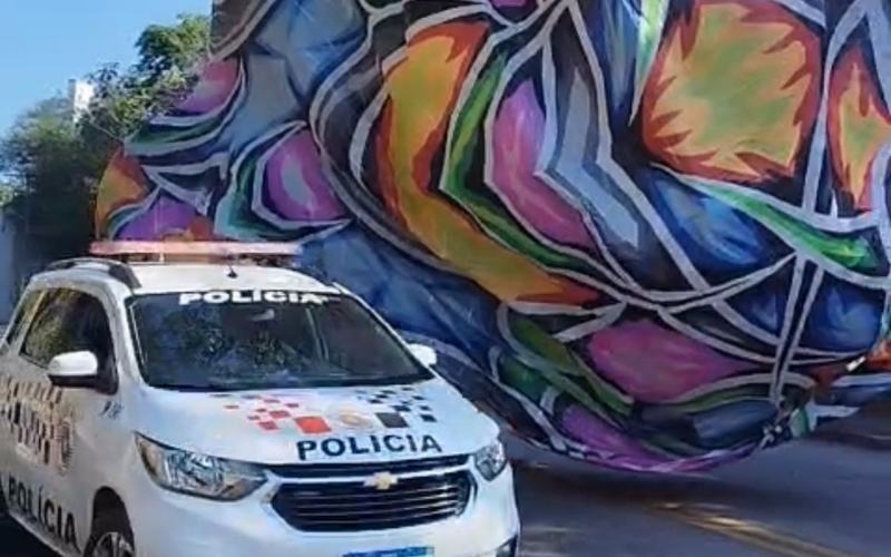 Balão cai sobre rede elétrica no Urbanova e mobiliza equipes da Polícia Militar e EDP