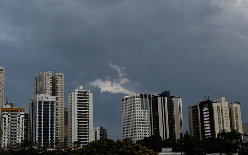 Defesa Civil alerta para risco de chuvas intensas no feriado em São José e região