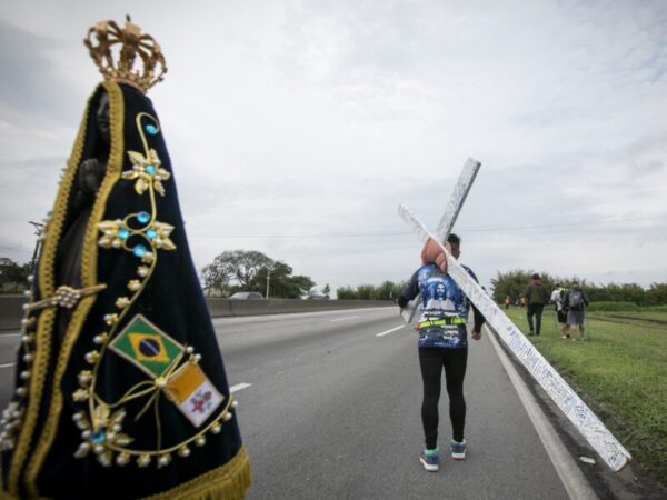 Nova passarela de 134 km vai ligar Arujá a Aparecida e proteger romeiros na Dutra