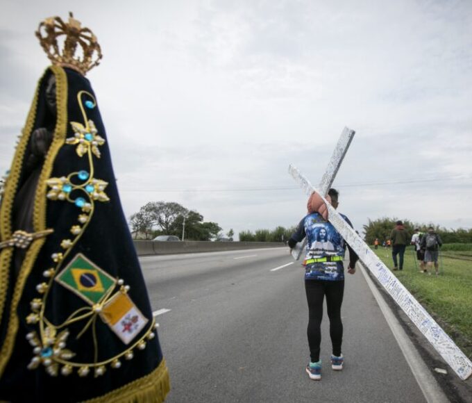 Nova passarela de 134 km vai ligar Arujá a Aparecida e proteger romeiros na Dutra
