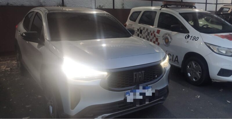 Homem é preso com carro roubado do Rio de Janeiro em São José dos Campos