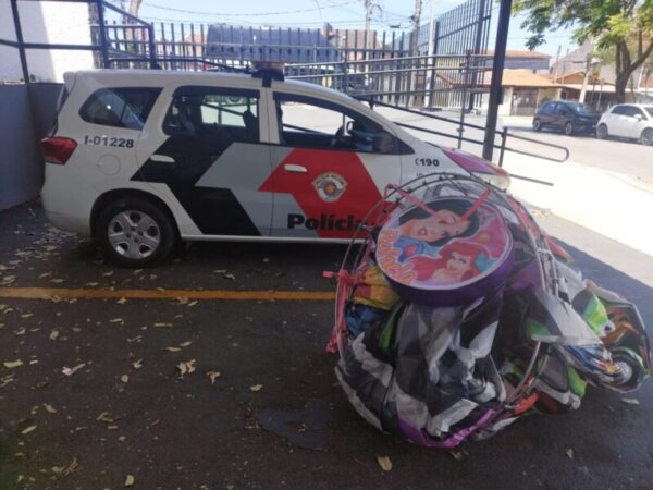 Polícia Militar soltura de balões em São José