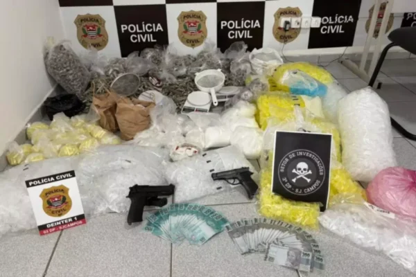 Polícia prende 4 e apreende 23 kg de drogas na zona sul de S.José