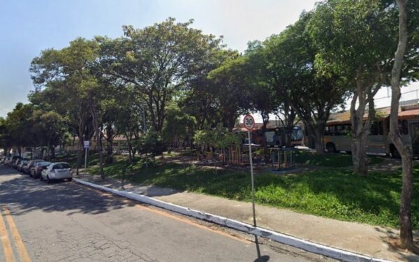 Praça Assis Chateaubriand na Vila Tesouro