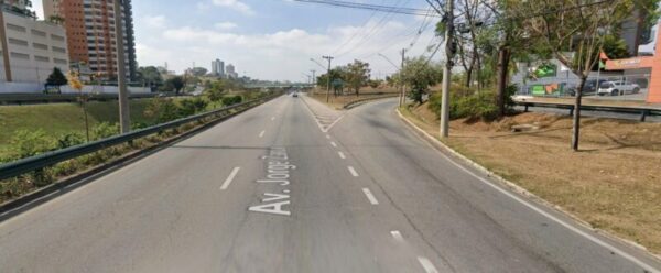 Avenida Jorge Zarur ganha nova faixa de rolamento