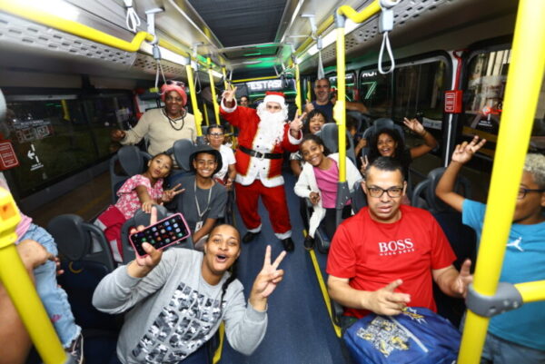 Caravanas do Natal Iluminado fazem a alegria das famílias