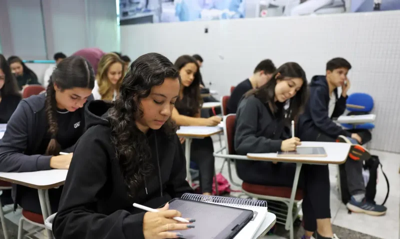 ENEM hoje mobiliza 57,8 mil estudantes no Vale; SJC e Taubaté lideram inscrições e montam operação especial
