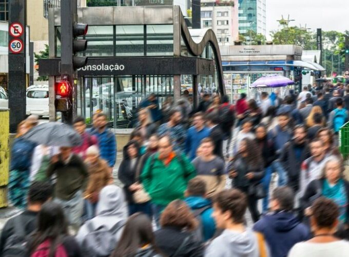 Endividamento cresce e atinge saúde mental dos trabalhadores brasileiros