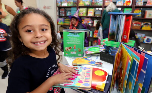FLIJ 2025 leva 25 mil livros ao Parque da Cidade e inaugura nova fase da feira literária de Jacareí