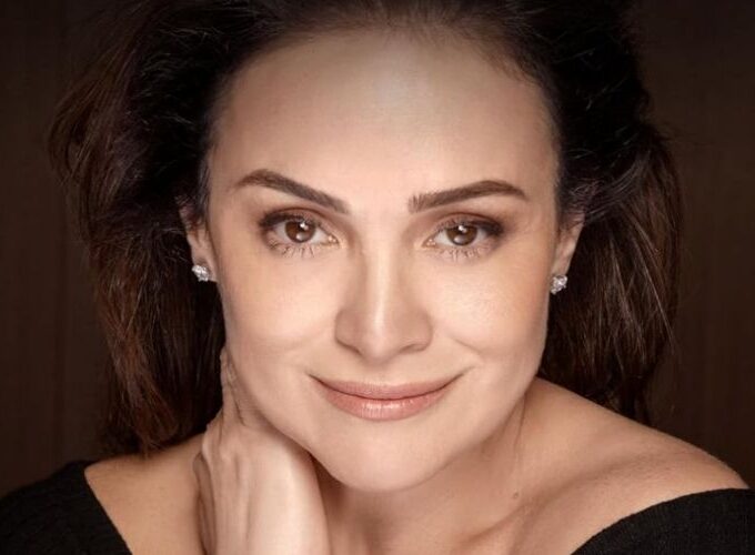 Gabriela Duarte lança autobiografia em São José dos Campos