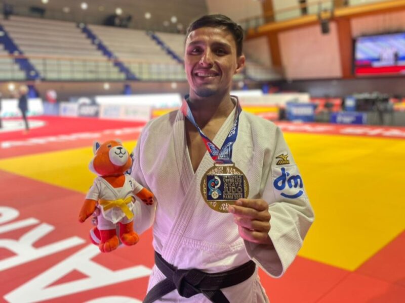 Lucas Godoy é bicampeão mundial de judô em Paris
