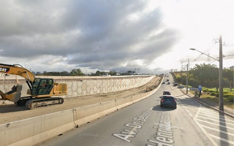 Obras de drenagem alteram trânsito próximo ao Viaduto Kanebo
