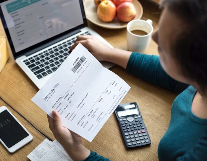 GOLPES COM PIX E BOLETOS FALSOS ATINGEM 24 MILHÕES DE BRASILEIROS E AVANÇAM SOBRE CONDOMÍNIOS