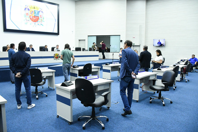 Sessão é sobrestada e Câmara entra na reta final com pauta travada, pressões acumuladas e duas semanas decisivas antes do recesso