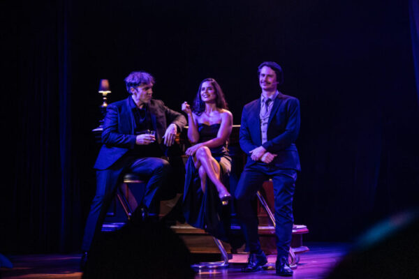 Fim de semana no Teatro Colinas tem musical intimista e magia natalina para a garotada