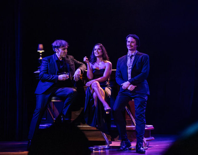 Fim de semana no Teatro Colinas tem musical intimista e magia natalina para a garotada